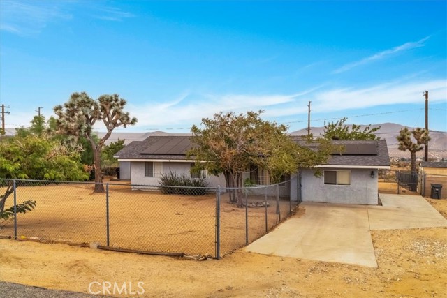 Detail Gallery Image 2 of 42 For 60762 Natoma Trl, Joshua Tree,  CA 92252 - 3 Beds | 2 Baths