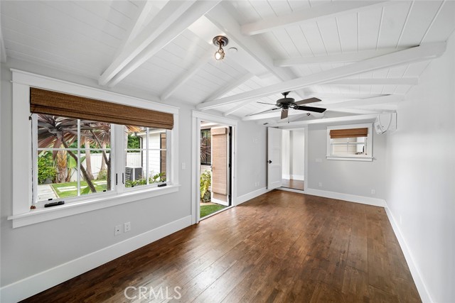 411 Poplar Street, Laguna Beach CA: https://media.crmls.org/medias/0b306a54-877b-4b04-a6ee-76375b374d9c.jpg