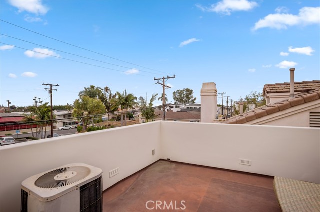 Detail Gallery Image 15 of 15 For 502 1/2 Goldenrod Ave, Corona Del Mar,  CA 92625 - 2 Beds | 2/1 Baths