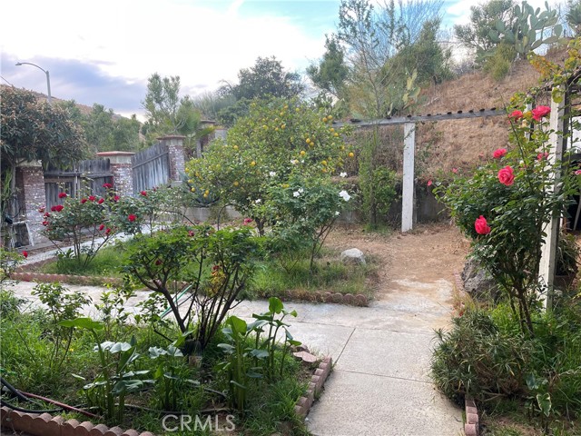 7929 bolton ave, Riverside CA: https://media.crmls.org/medias/0b30aa24-c2c6-431a-8efd-6a20e47fb7a7.jpg