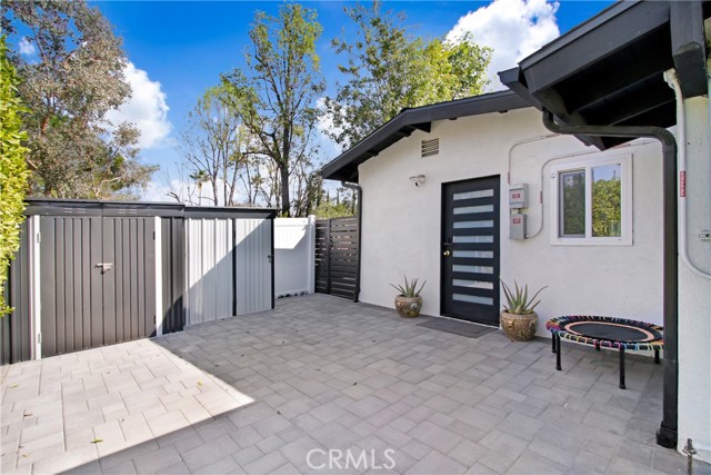 20200 Clark Street, Woodland Hills CA: https://media.crmls.org/medias/0b317230-40c3-4b7b-b0eb-2d539e233d22.jpg