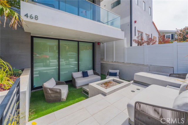 Detail Gallery Image 33 of 37 For 468 30th St, Manhattan Beach,  CA 90266 - 5 Beds | 5/1 Baths