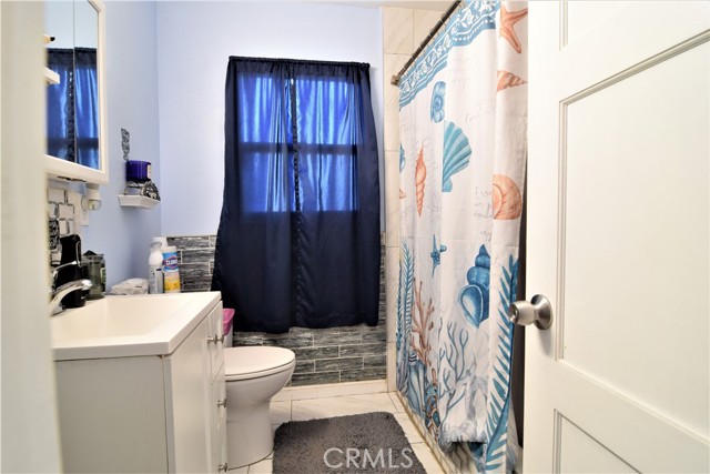 1411 W Ivesbrook Street, Lancaster CA: https://media.crmls.org/medias/0b323e5e-54e1-4b4d-963f-e457844080db.jpg