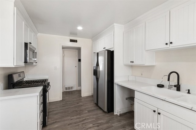 Detail Gallery Image 12 of 30 For 44916 Harlas Ave, Lancaster,  CA 93534 - 3 Beds | 2 Baths