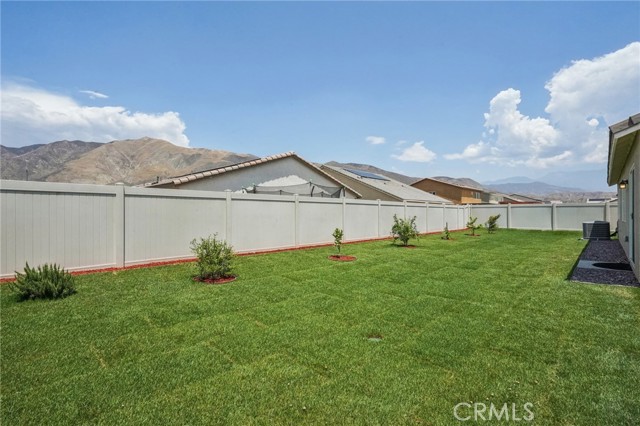873 Canopy Lane, San Jacinto CA: https://media.crmls.org/medias/0b32c544-9d9a-4875-bead-9ee0a31487f5.jpg