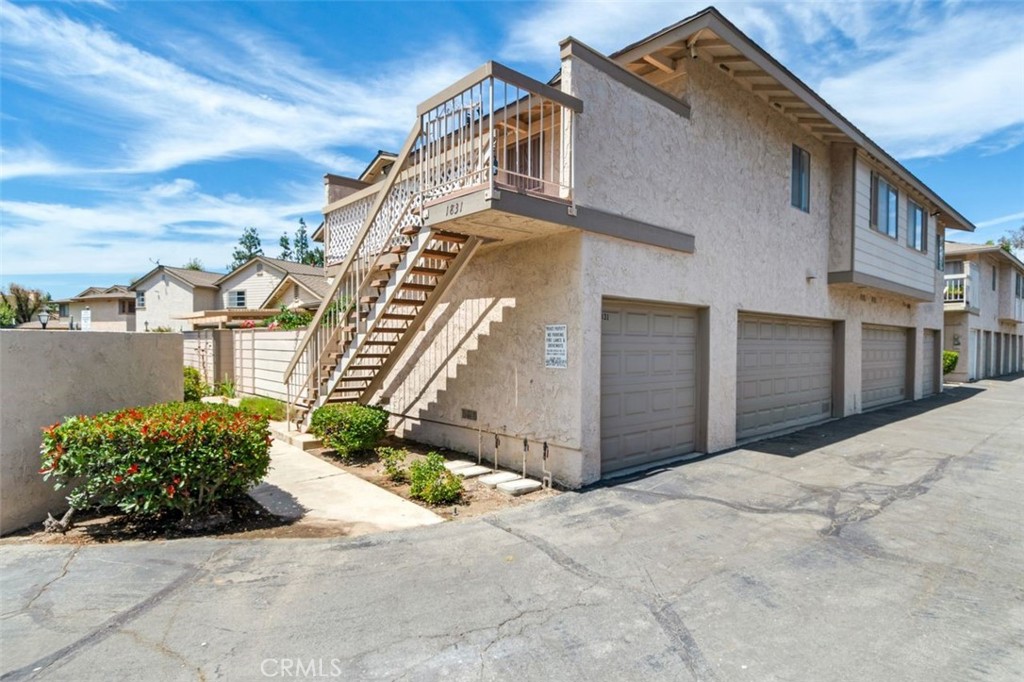 1831 Ewing Court