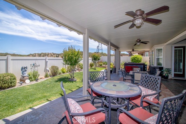 464 Whitney Peak, Beaumont CA: https://media.crmls.org/medias/0b343780-4a77-48a5-bc05-920987d28c61.jpg