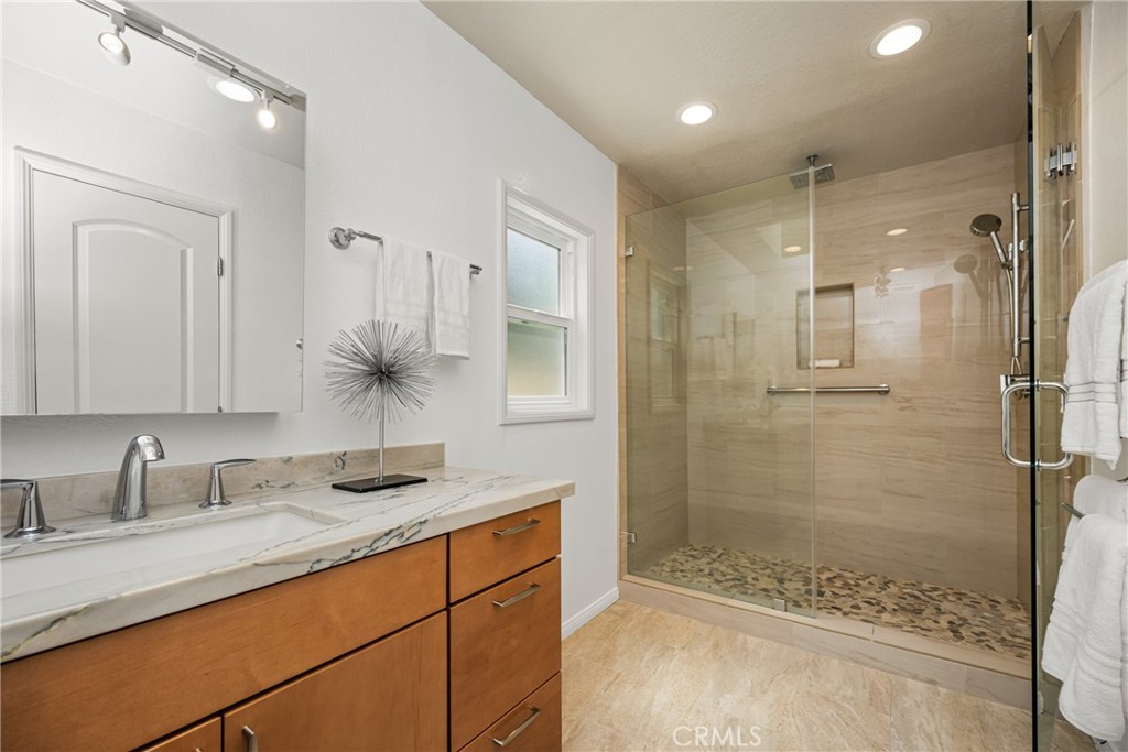 0b34deea 0917 4bda Bccb 2918333d3b79