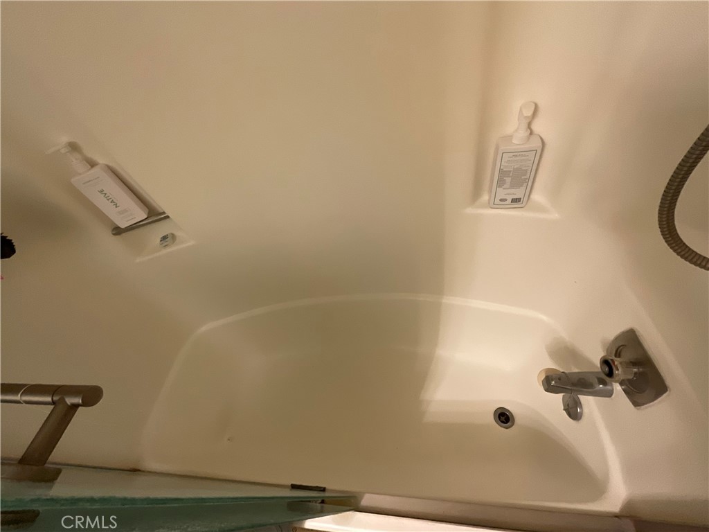 https://media.crmls.org/medias/0b34f09c-0c6b-4f85-8270-65f845ca96ca.jpg?preset=X-Large