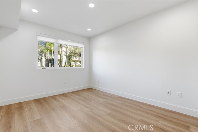 Detail Gallery Image 8 of 10 For 12078 Guerin St #101,  Studio City,  CA 91604 - 2 Beds | 2 Baths