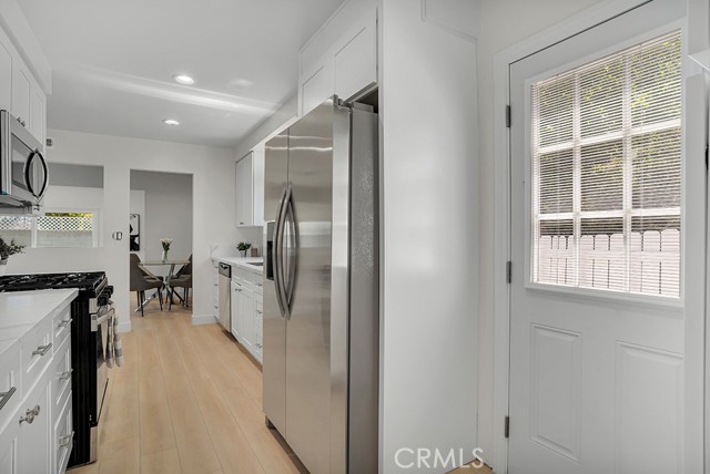 Detail Gallery Image 17 of 20 For 6456 Royer Ave, West Hills,  CA 91307 - 4 Beds | 2 Baths