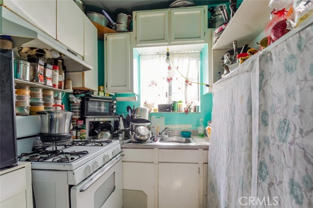 Detail Gallery Image 22 of 40 For 2945 Estara Ave, Los Angeles,  CA 90065 - 4 Beds | 2 Baths