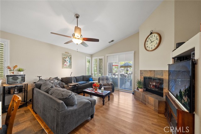 23785 Corte Carrio, Murrieta CA: https://media.crmls.org/medias/0b3662c5-2f60-4a1a-9e7e-76a9a8c1568d.jpg