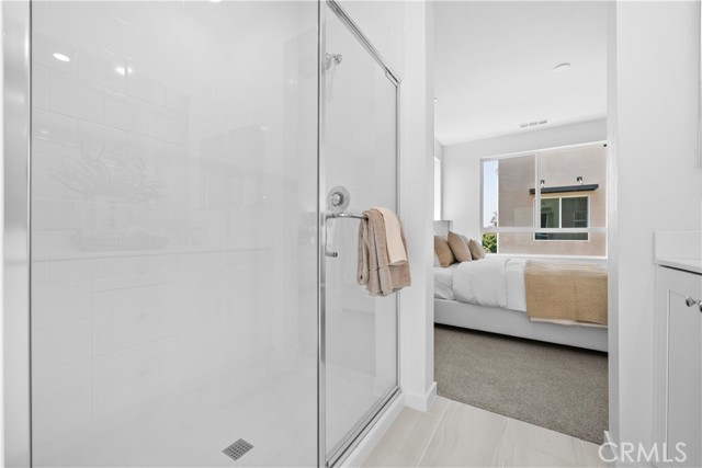 Detail Gallery Image 14 of 28 For 9423 N Sepulveda Blvd #1,  North Hills,  CA 91343 - 3 Beds | 3/1 Baths