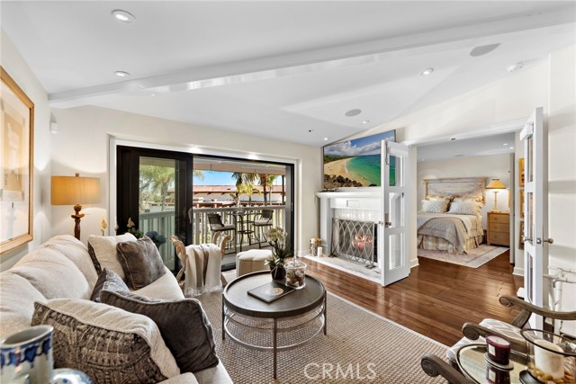 Detail Gallery Image 7 of 73 For 1030 Bayside #702,  Newport Beach,  CA 92660 - 2 Beds | 2 Baths