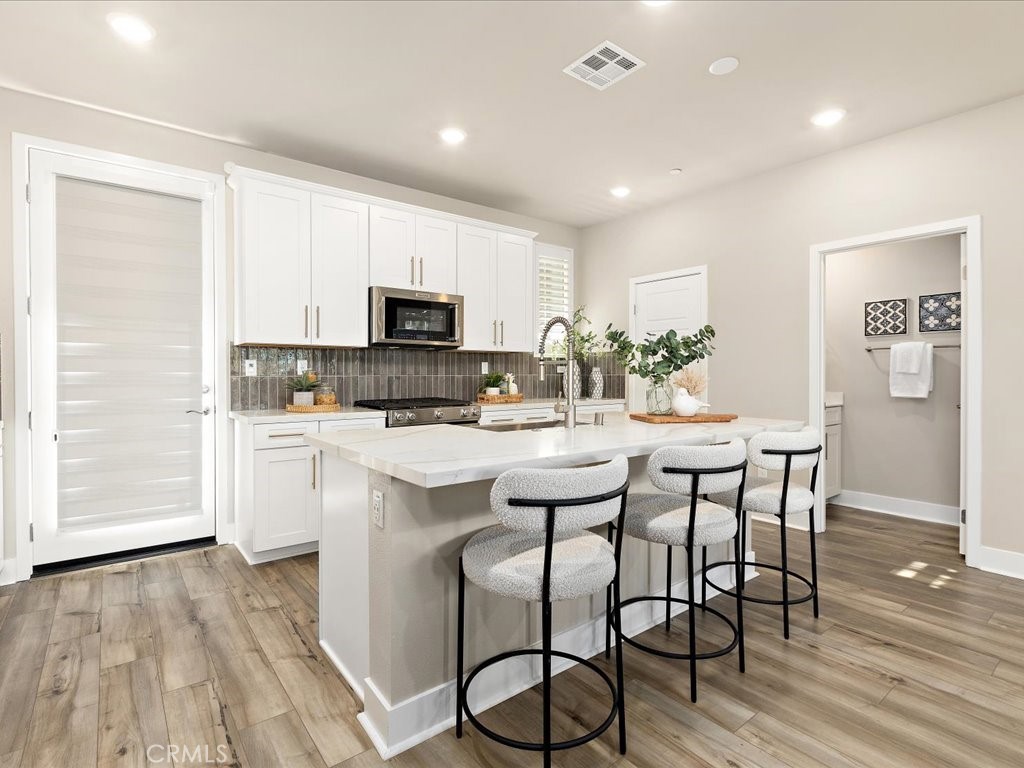 https://media.crmls.org/medias/0b36ea0a-42d0-41fa-8285-e3fbe380e3b5.jpg?preset=X-Large