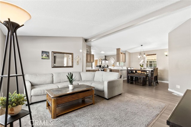 Detail Gallery Image 7 of 58 For 4901 Green River #303,  Corona,  CA 92880 - 3 Beds | 2 Baths