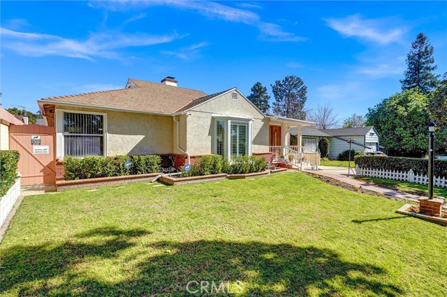 Detail Gallery Image 3 of 33 For 1350 Graynold Ave, Glendale,  CA 91202 - 3 Beds | 2 Baths