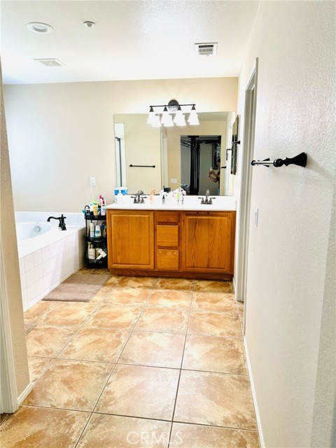 Detail Gallery Image 15 of 26 For 14995 Cory Way, Fontana,  CA 92336 - 4 Beds | 2/1 Baths