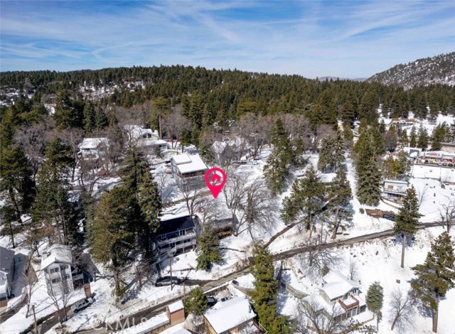 Detail Gallery Image 7 of 37 For 31954 Pine Cone, Running Springs,  CA 92382 - 3 Beds | 1 Baths