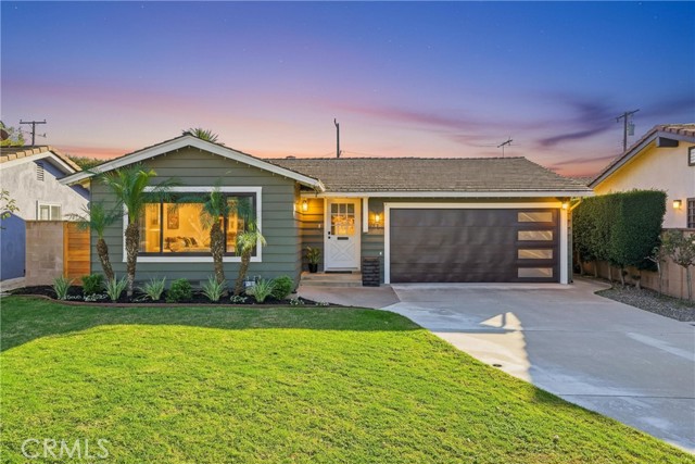 1124 E Maplewood Place, Orange CA: https://media.crmls.org/medias/0b3999ad-b3bd-4004-9574-52b929911f54.jpg