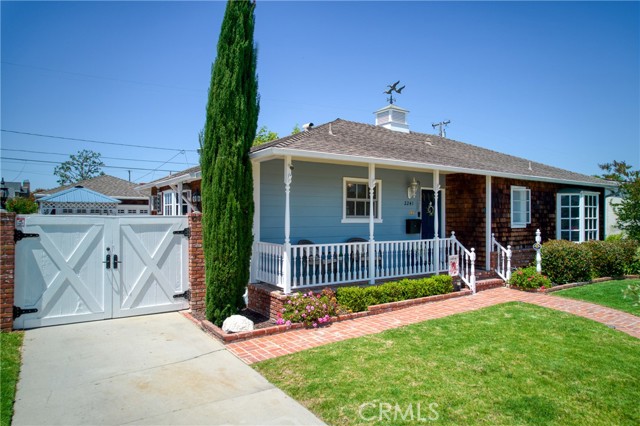 Detail Gallery Image 3 of 42 For 2241 Faust Ave, Long Beach,  CA 90815 - 3 Beds | 2 Baths