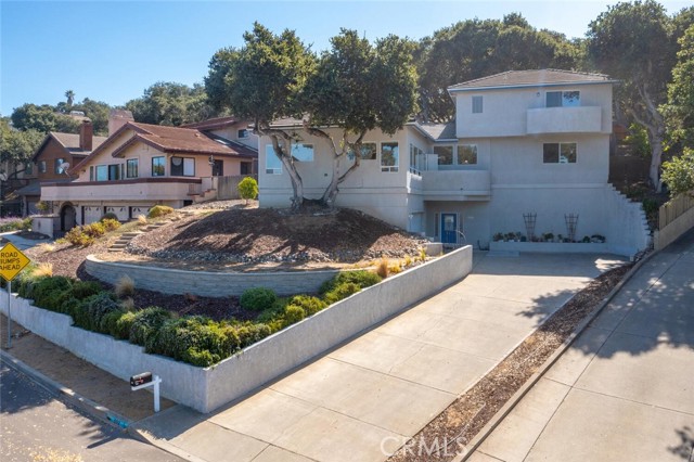 932 Margarita Avenue, Grover Beach CA: https://media.crmls.org/medias/0b3acb96-007e-461f-a831-0536b0e0a318.jpg