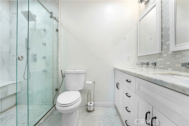 Detail Gallery Image 7 of 23 For 7001 S La Cienega #101,  Los Angeles,  CA 90045 - 2 Beds | 2 Baths