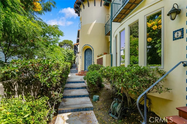 Detail Gallery Image 2 of 23 For 2753 Piedmont Ave #3,  Montrose,  CA 91020 - 2 Beds | 2/1 Baths