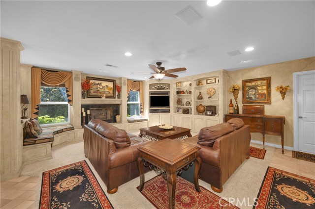 Detail Gallery Image 14 of 73 For 9902 Lapworth, Huntington Beach,  CA 92646 - 4 Beds | 5 Baths