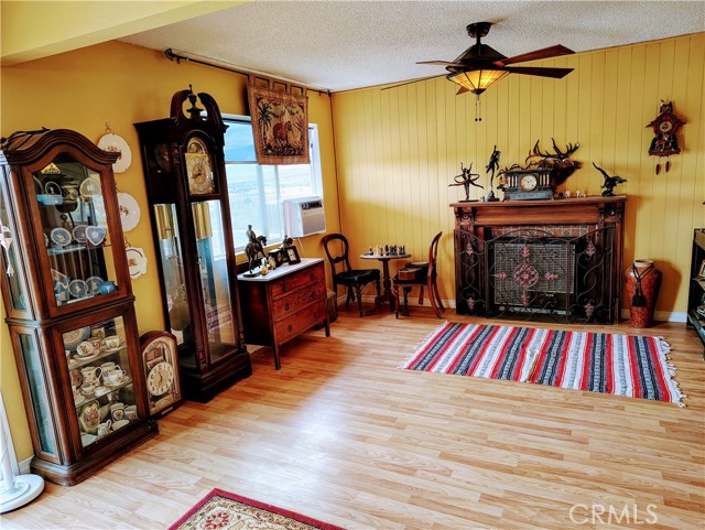 Detail Gallery Image 7 of 19 For 31420 Rabbit Springs Ln, Lucerne Valley,  CA 92356 - 5 Beds | 3 Baths