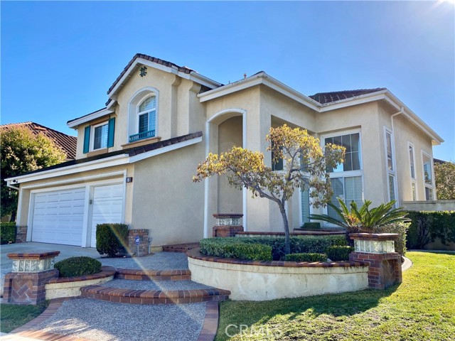 6 Santa Rida Irvine, California Location, location, location....4 bedrooms 2.75 bath SF home with a bonus room on a cul-de-sac in the community of West Park. Open floor plane with cathedral ceilings, plantation shutters and maple wood flooring though-out. Main floor bedroom, private backyard with room for entertaining. Garage has ample storage with finished flooring, association amenities include pool, spa and lighted tennis courts, close to shopping, restaurants and award winning schools.