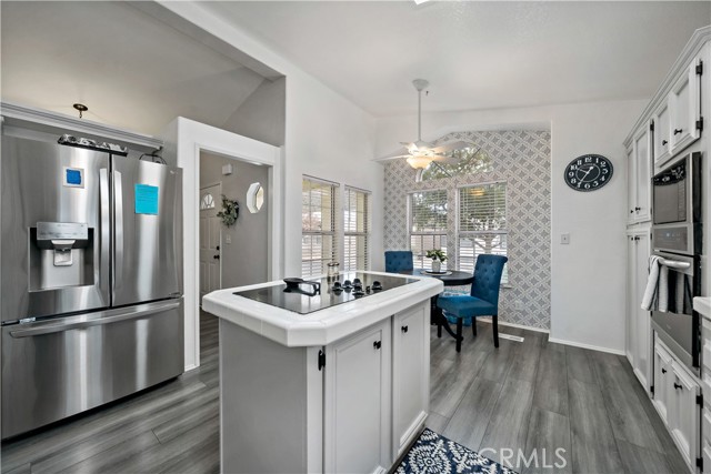 Detail Gallery Image 8 of 45 For 1444 Saint Croix Dr, Hemet,  CA 92543 - 3 Beds | 2 Baths