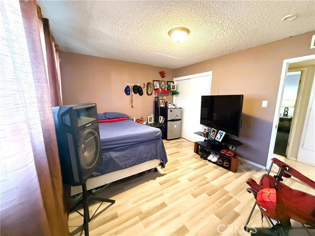 Detail Gallery Image 20 of 40 For 1320 White Ln, Bakersfield,  CA 93307 - 4 Beds | 2 Baths