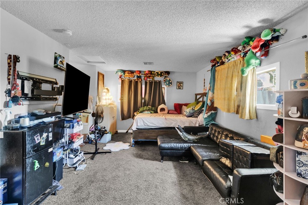 https://media.crmls.org/medias/0b3d3cba-d3d8-43e2-9d45-22e85a2198ba.jpg?preset=X-Large