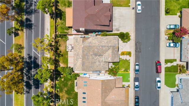 12 Longstreet, Irvine CA: https://media.crmls.org/medias/0b3d9b9f-99f7-4587-abf0-90f1ee27424b.jpg