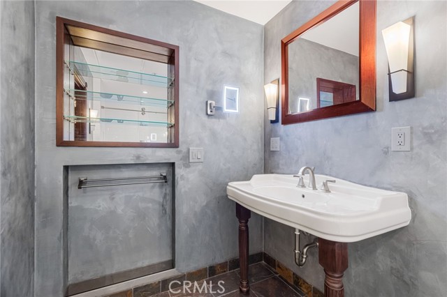 Detail Gallery Image 30 of 43 For 315 E 8th, Los Angeles,  CA 90014 - 2 Beds | 2 Baths