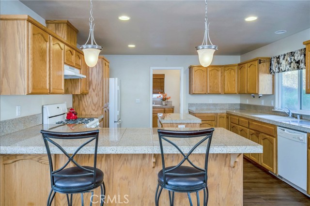 Detail Gallery Image 5 of 34 For 16330 Conestoga Rd, Hidden Valley Lake,  CA 95467 - 3 Beds | 2 Baths