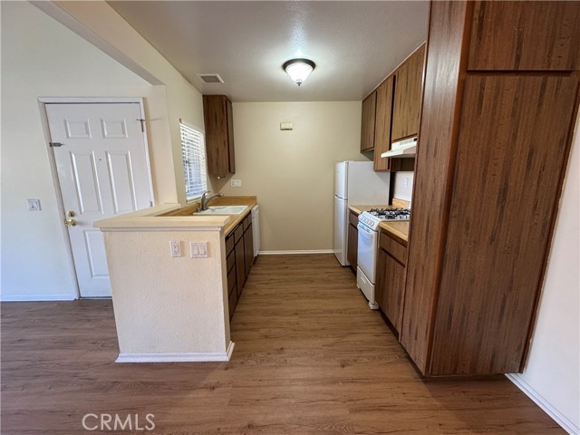 Detail Gallery Image 4 of 11 For 4545 Alamo #G,  Simi Valley,  CA 93063 - 1 Beds | 1 Baths
