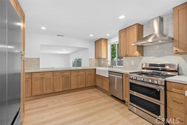 Detail Gallery Image 3 of 25 For 21081 Paseo Verdura, Lake Forest,  CA 92630 - 4 Beds | 3 Baths