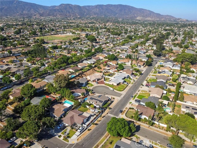 1643 Melody Circle, Corona CA: https://media.crmls.org/medias/0b3f63e1-01f1-4c13-b4cd-cc0956064312.jpg