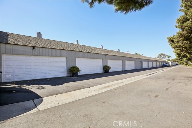 Detail Gallery Image 36 of 54 For 16552 Harbour Ln #14,  Huntington Beach,  CA 92649 - 3 Beds | 2/1 Baths