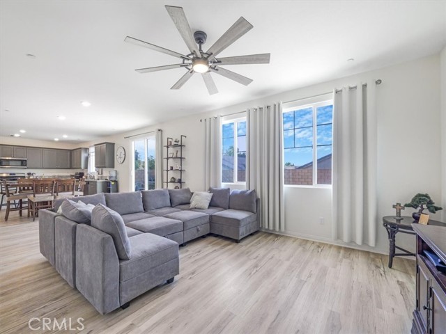 Detail Gallery Image 13 of 38 For 12708 Ojo Caliente St, Victorville,  CA 92392 - 4 Beds | 3 Baths