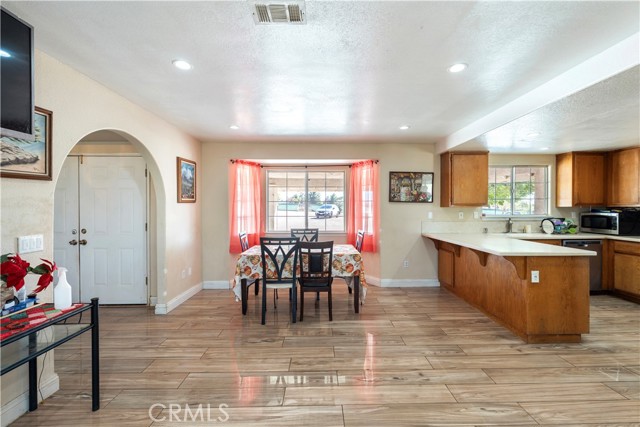 Detail Gallery Image 5 of 20 For 11025 Sonora Rd, Phelan,  CA 92371 - 4 Beds | 2 Baths