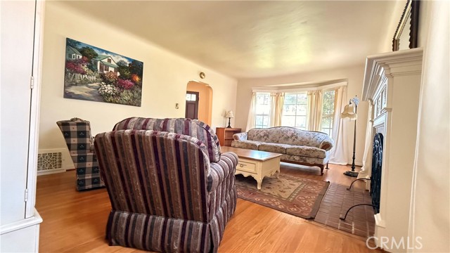 Detail Gallery Image 4 of 28 For 420 N Campbell Ave, Alhambra,  CA 91801 - 3 Beds | 1/1 Baths