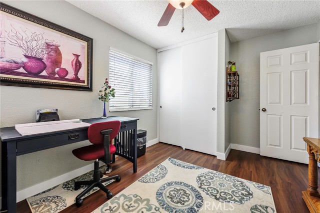22075 Naples Drive, Moreno Valley CA: https://media.crmls.org/medias/0b409bc6-6ec9-43a6-8dfa-81d2603f31c3.jpg