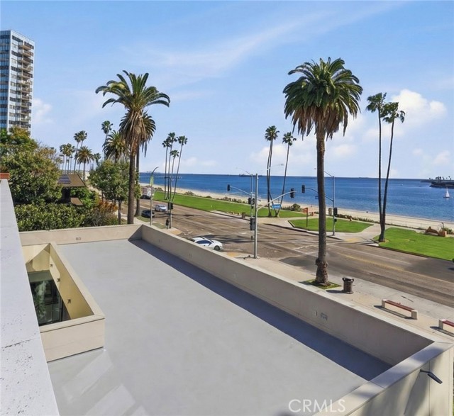 Detail Gallery Image 4 of 16 For 2767 E Ocean, Long Beach,  CA 90803 - 5 Beds | 4 Baths