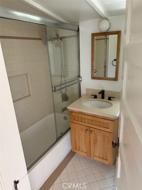 Detail Gallery Image 23 of 30 For 881 Winona Ave, Pasadena,  CA 91103 - 4 Beds | 3 Baths