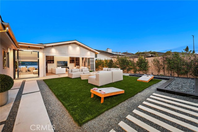 Detail Gallery Image 3 of 54 For 1318 Outrigger Dr, Corona Del Mar,  CA 92625 - 4 Beds | 4/1 Baths