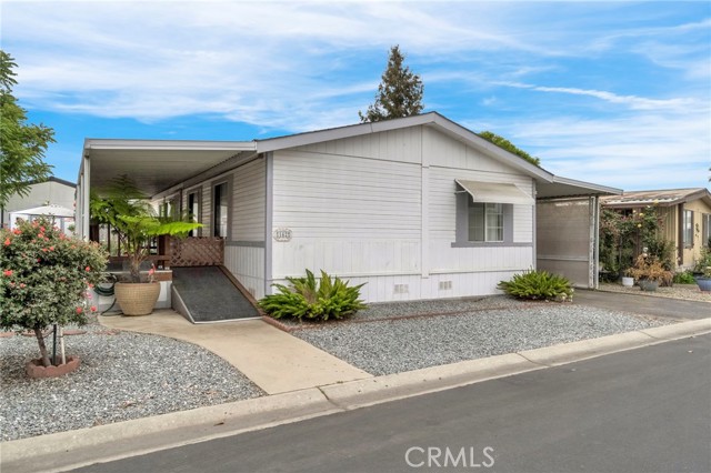 Detail Gallery Image 2 of 32 For 1218 E Cleveland Ave #142,  Madera,  CA 93638 - 3 Beds | 2 Baths